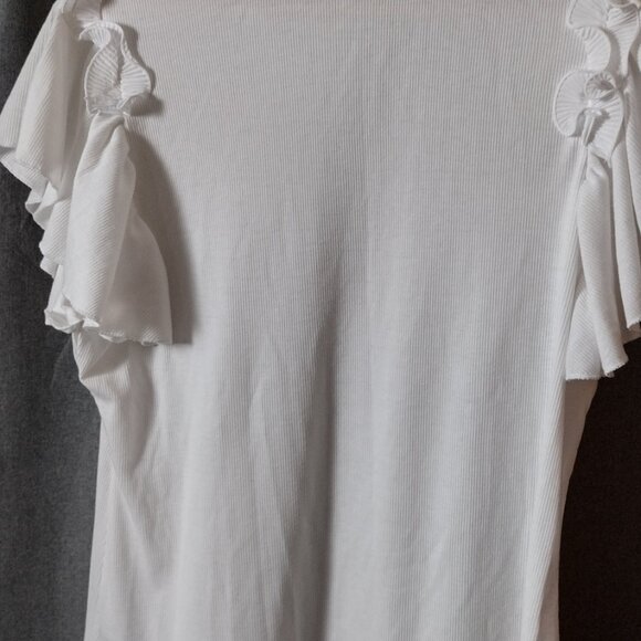 Kiss & Fly White Ruffle Sleeve Ribbed Top Size 1X Flutter Sleeve Blouse - Picture 6 of 8